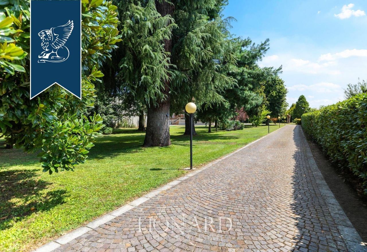 Вилла в Павии, Италия, 850 м² - фото 5