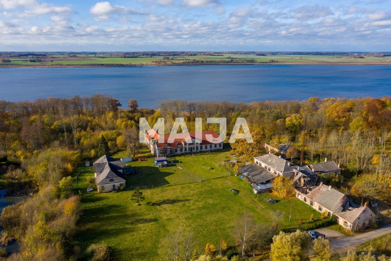 Дом Liguti, Латвия, 1 667 м² - фото 1