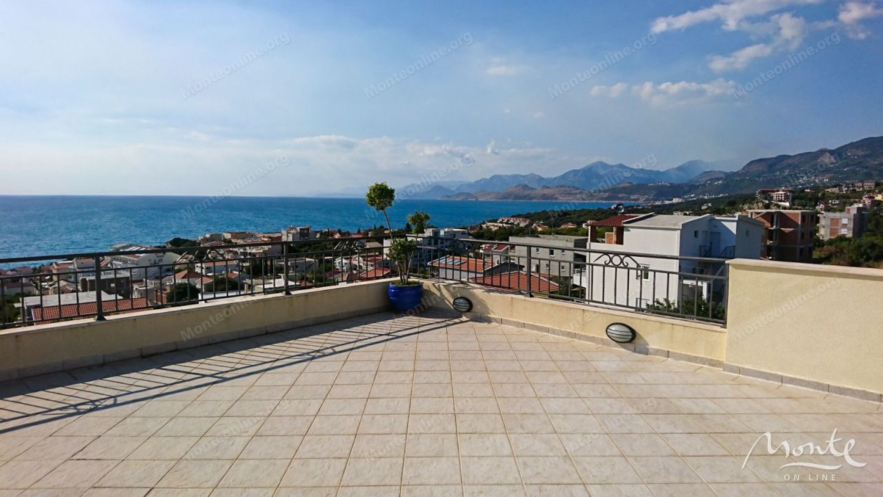 Вилла в Утехе, Черногория, 330 м² - фото 1