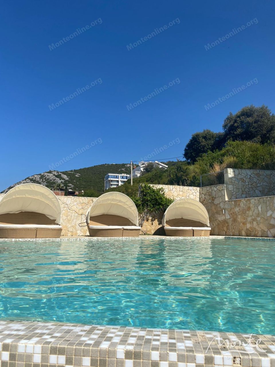 Апартаменты в Добра Воде, Черногория, 33 м² - фото 1