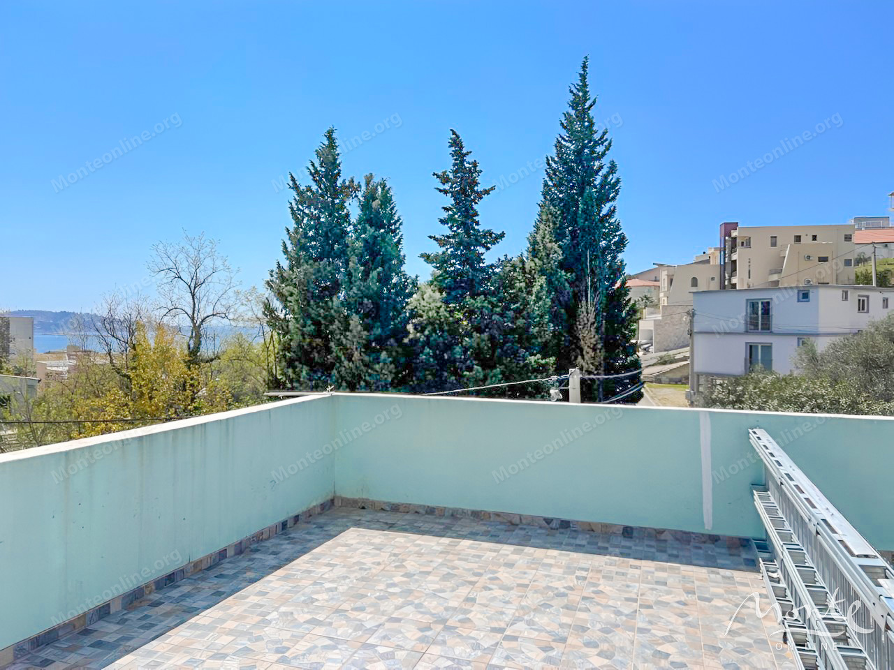 Отель, гостиница в Баре, Черногория, 769 м² - фото 1