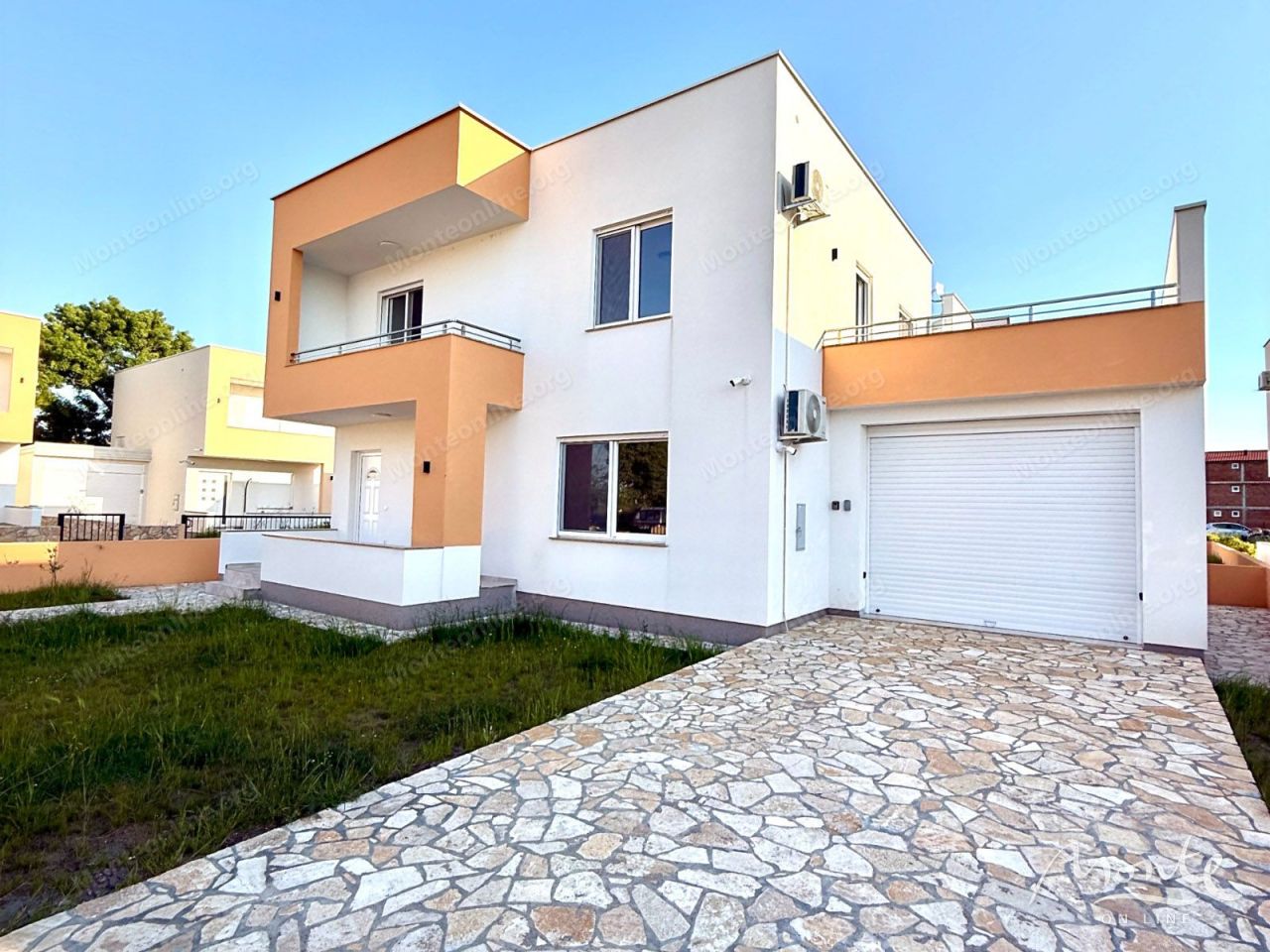Вилла в Улцине, Черногория, 160 м² - фото 1