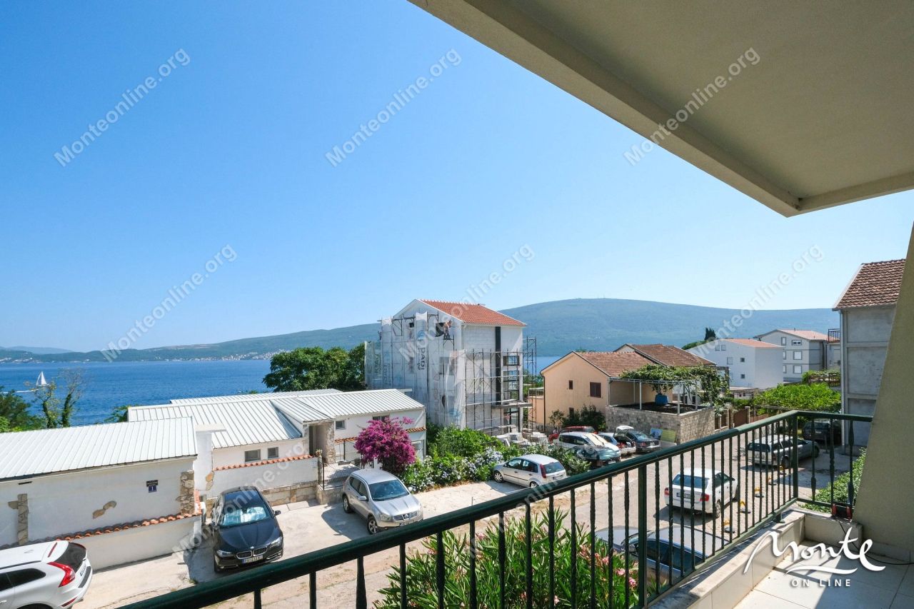 Апартаменты в Биеле, Черногория, 72 м² - фото 1