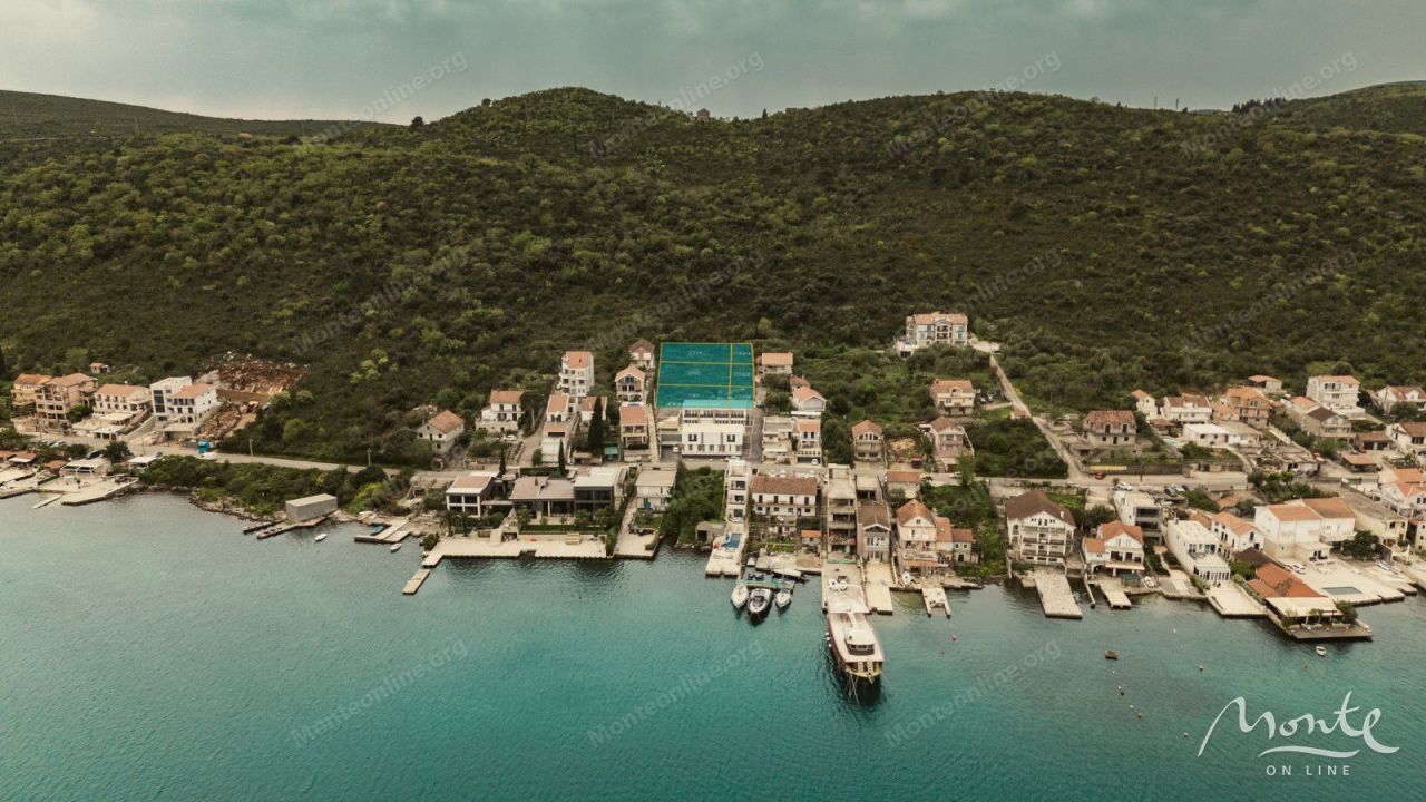 Земля в Тивате, Черногория, 1 620 м² - фото 1