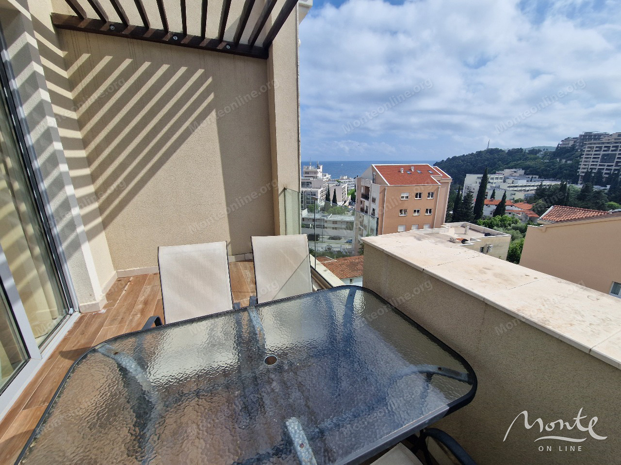 Апартаменты в Бечичи, Черногория, 65 м² - фото 1