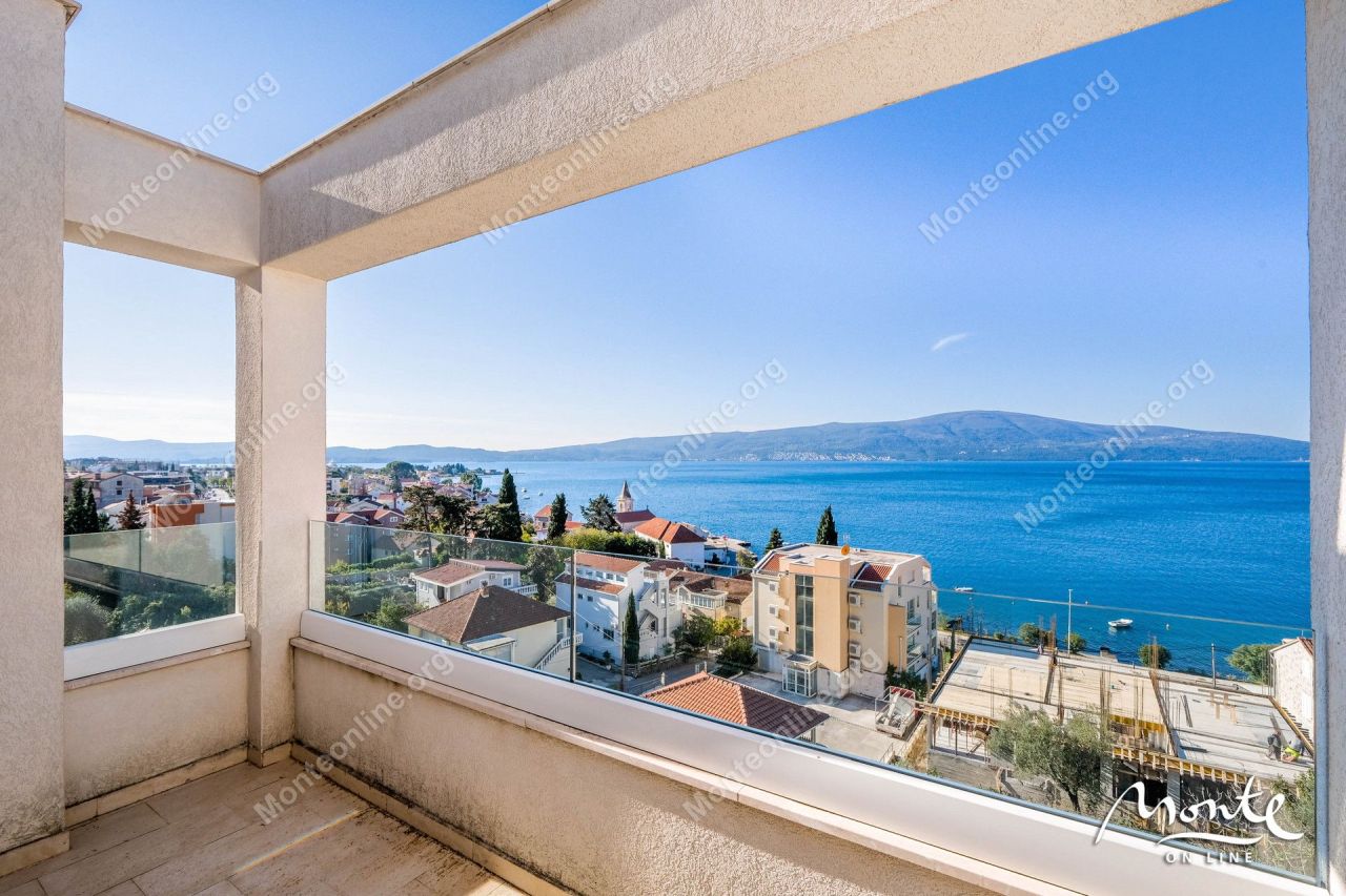 Апартаменты в Тивате, Черногория, 66 м² - фото 1