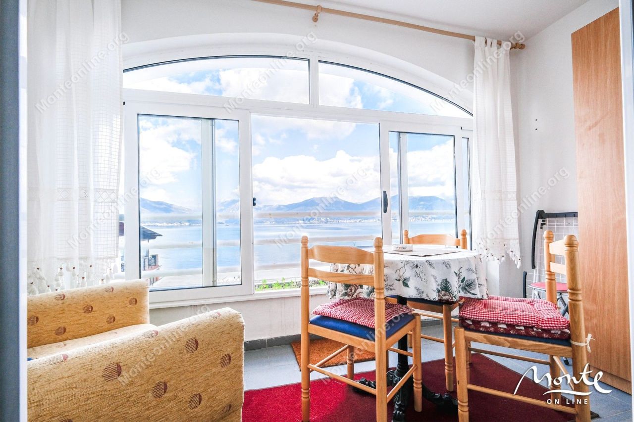 Апартаменты в Крашичах, Черногория, 30 м² - фото 1