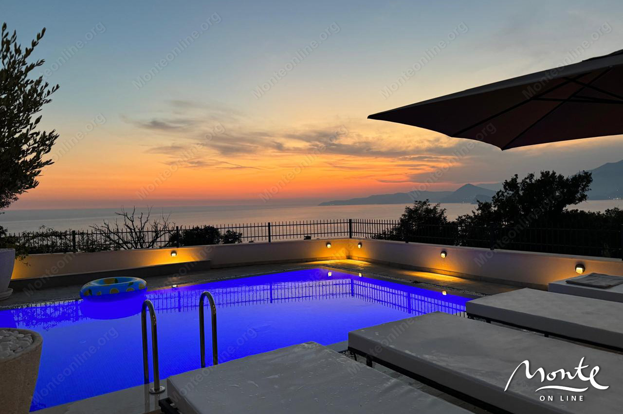 Вилла в Режевичах, Черногория, 650 м² - фото 2