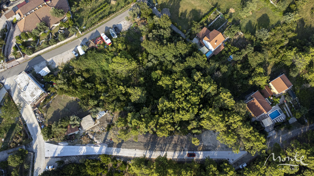 Земля в Херцег-Нови, Черногория, 1 830 м² - фото 2