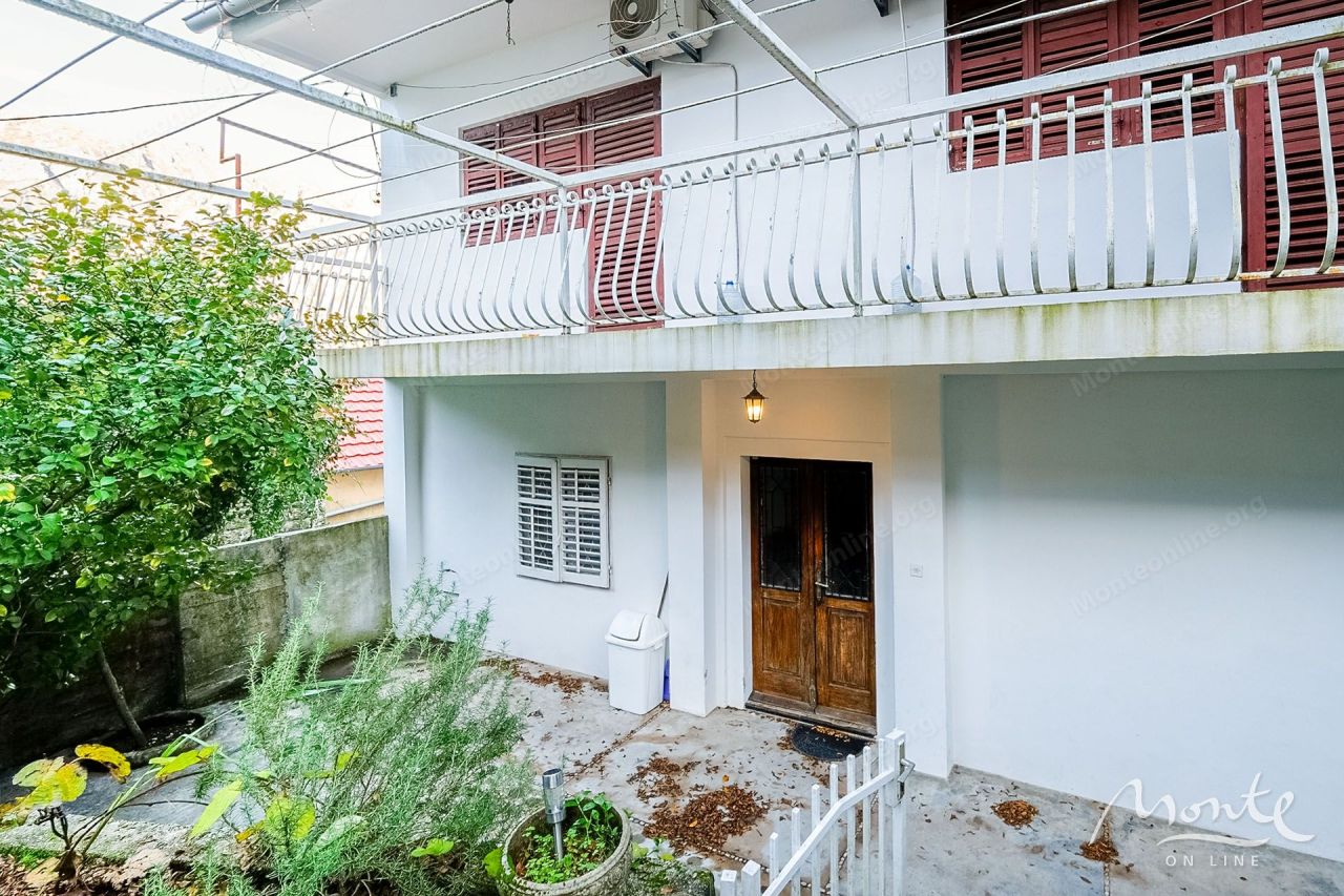 Вилла в Костанице, Черногория, 333 м² - фото 2