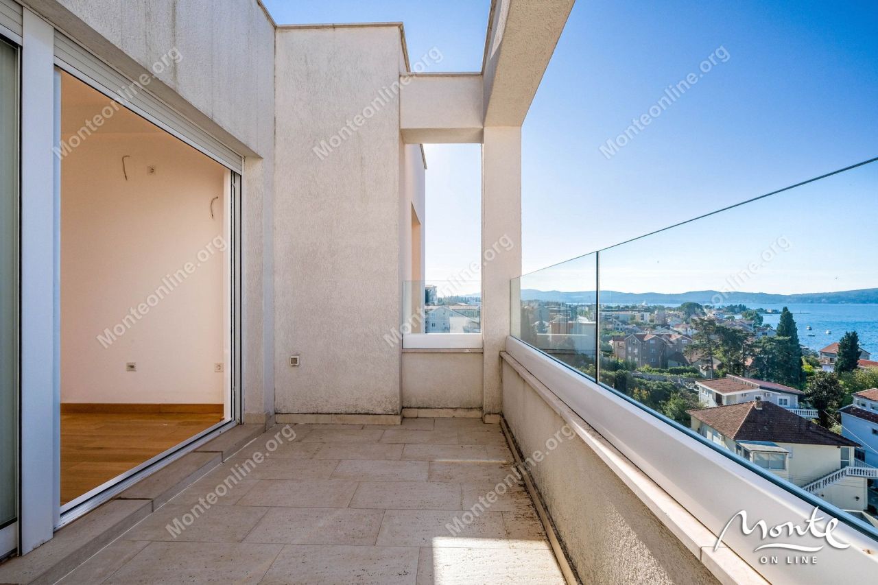 Апартаменты в Тивате, Черногория, 66 м² - фото 3