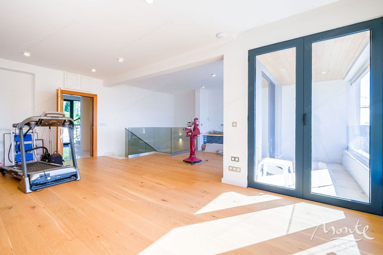 Апартаменты в Тивате, Черногория, 100 м² - фото 3