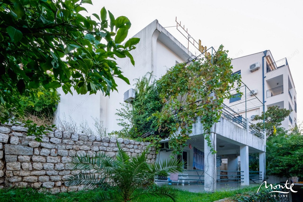 Вилла в Будве, Черногория, 215 м² - фото 4