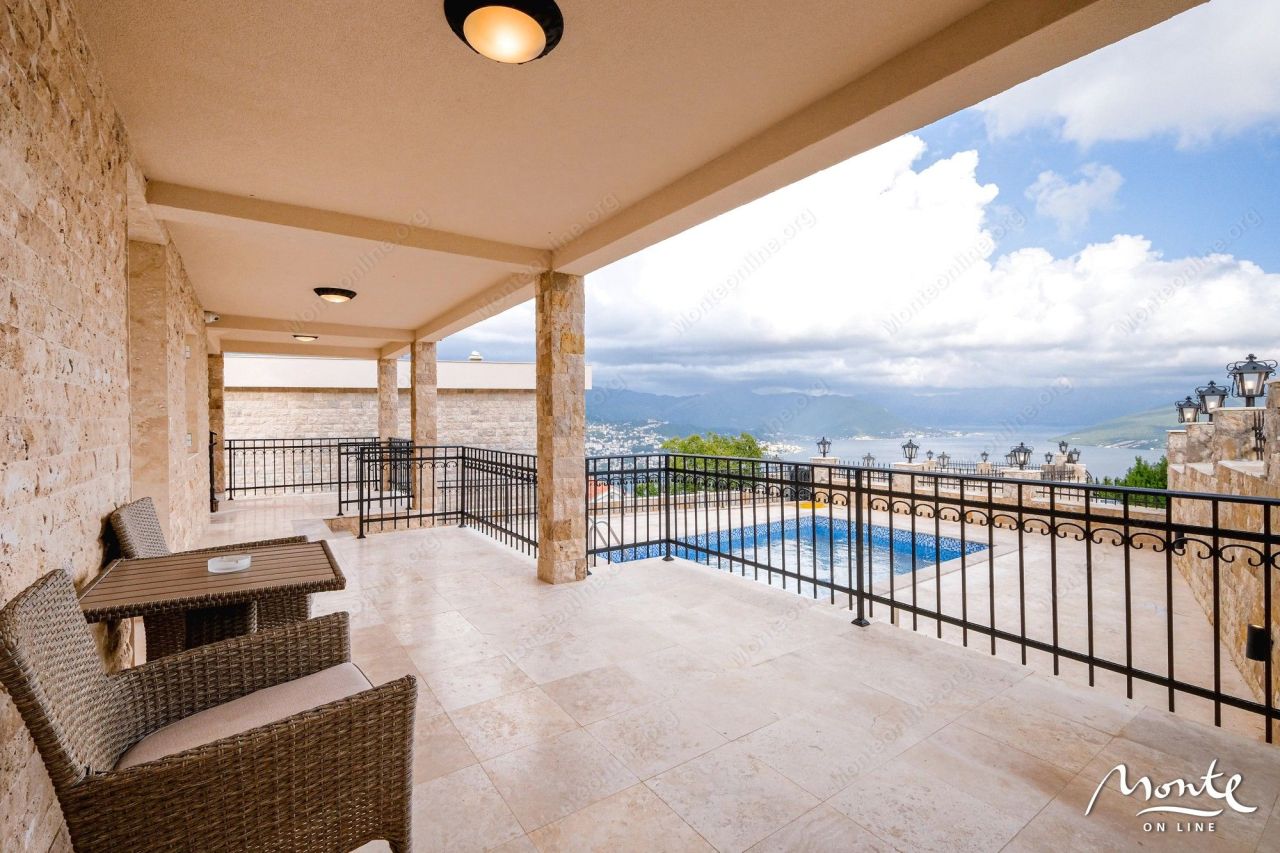 Вилла в Херцег-Нови, Черногория, 204 м² - фото 4