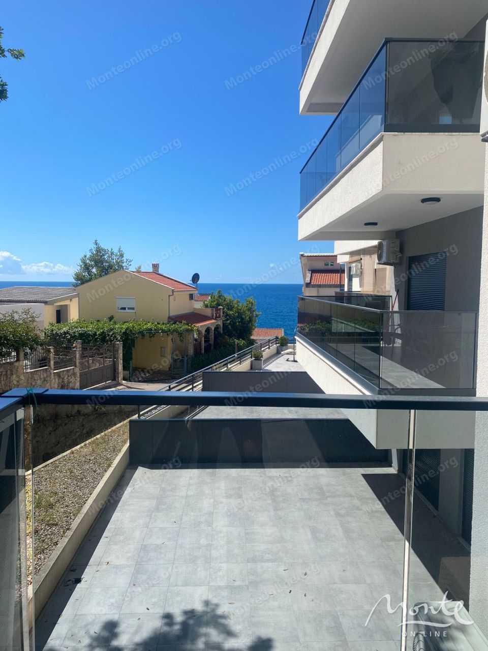 Апартаменты в Добра Воде, Черногория, 67 м² - фото 5