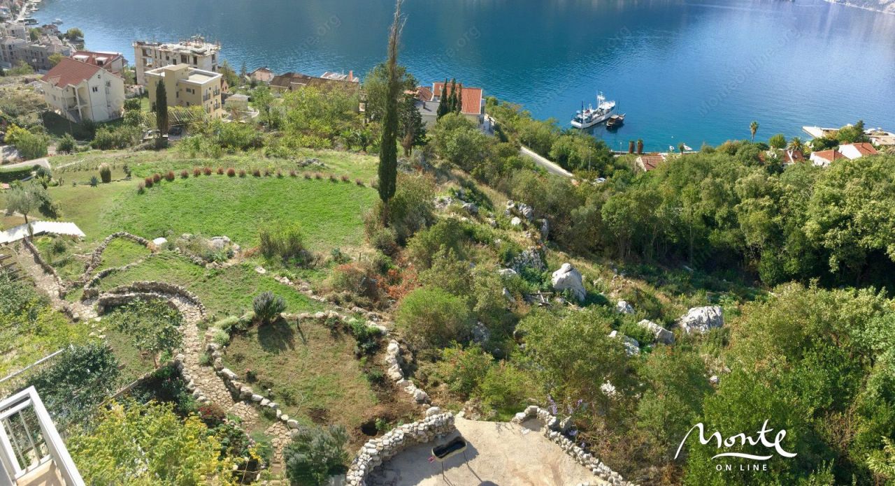 Земля в Доброте, Черногория, 3 060 м² - фото 6