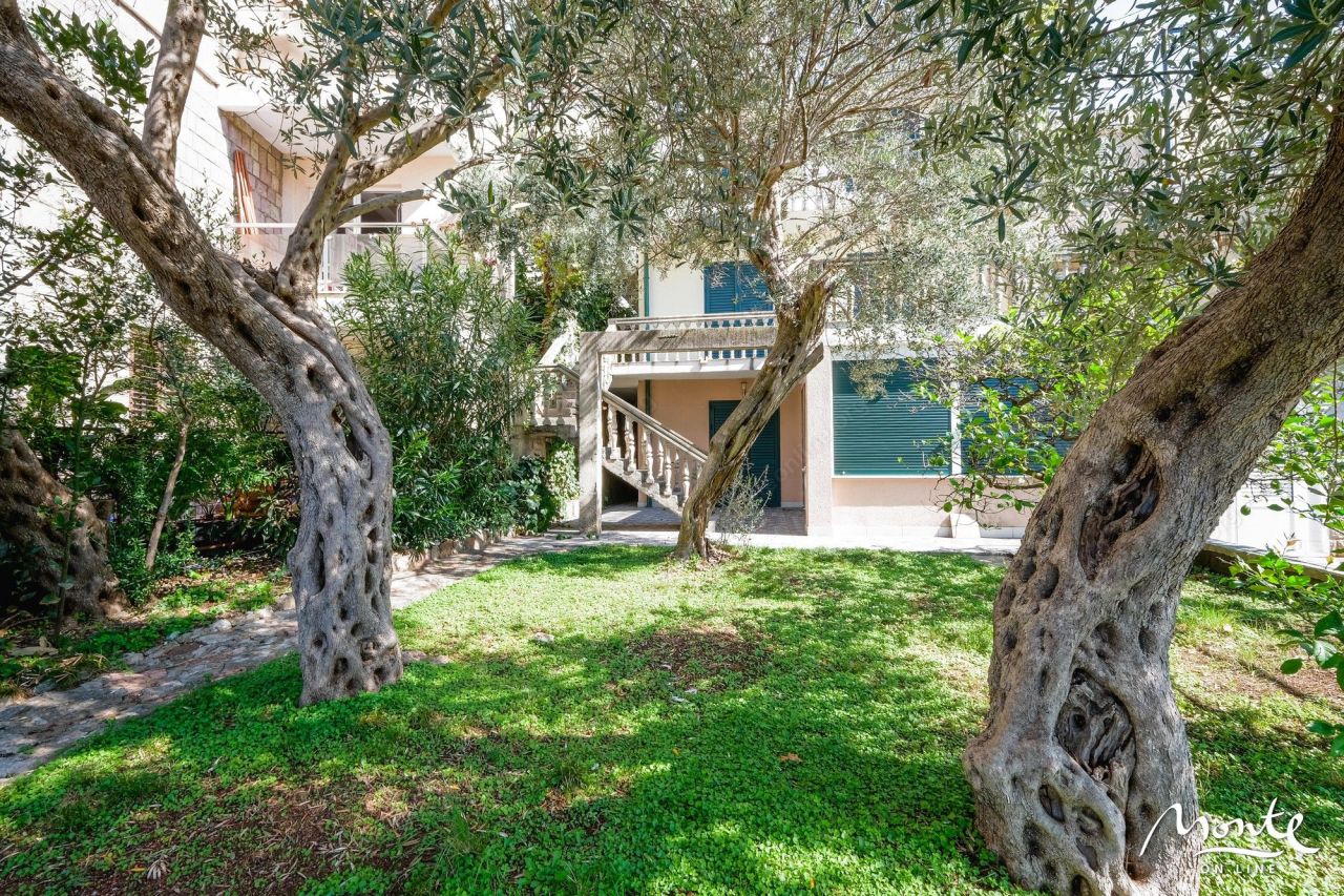 Вилла в Святом Стефане, Черногория, 197 м² - фото 6