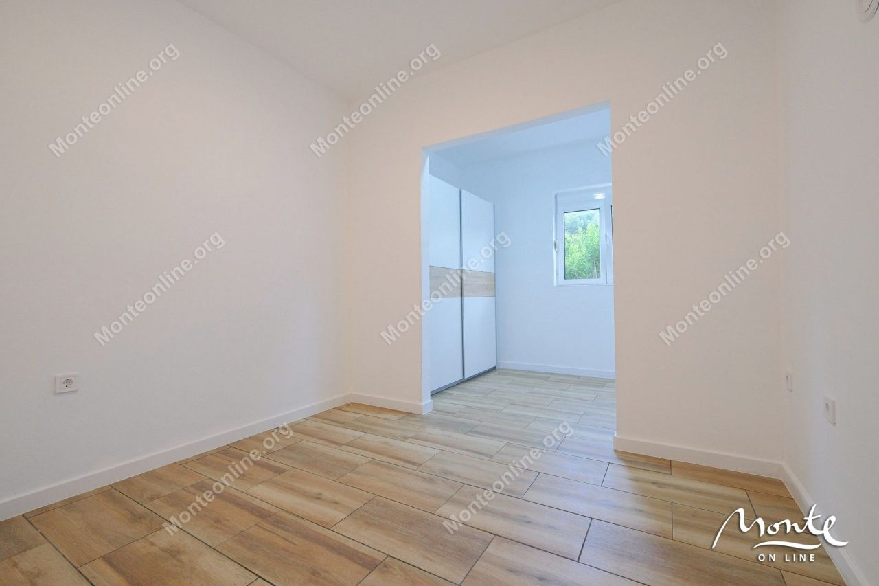 Вилла в Тивате, Черногория, 118 м² - фото 7