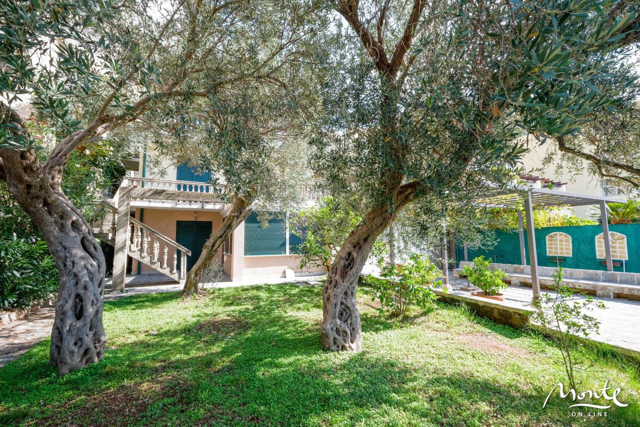 Вилла в Святом Стефане, Черногория, 197 м² - фото 7