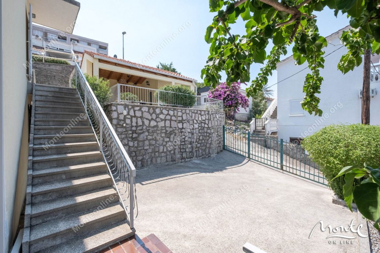 Вилла в Крашичах, Черногория, 147 м² - фото 8