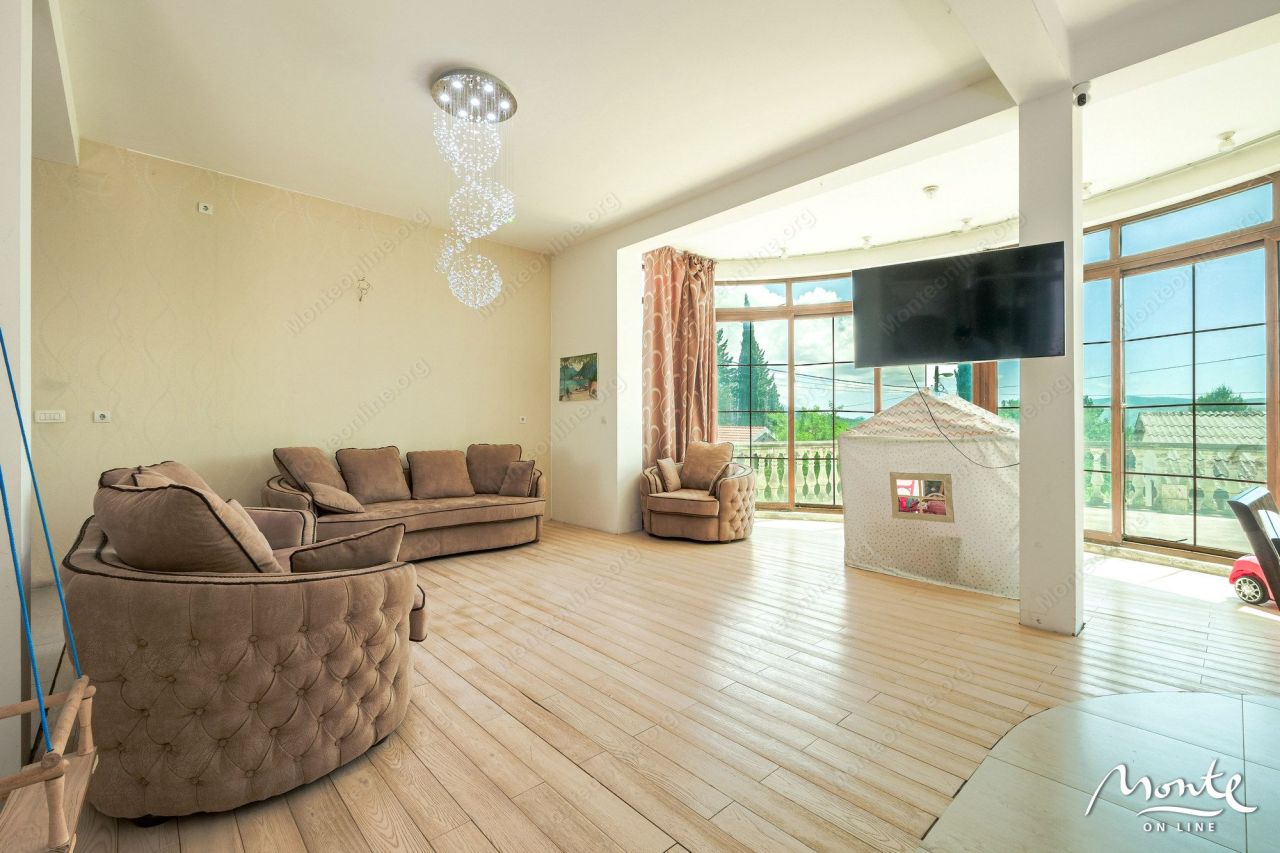 Вилла в Тивате, Черногория, 316 м² - фото 8