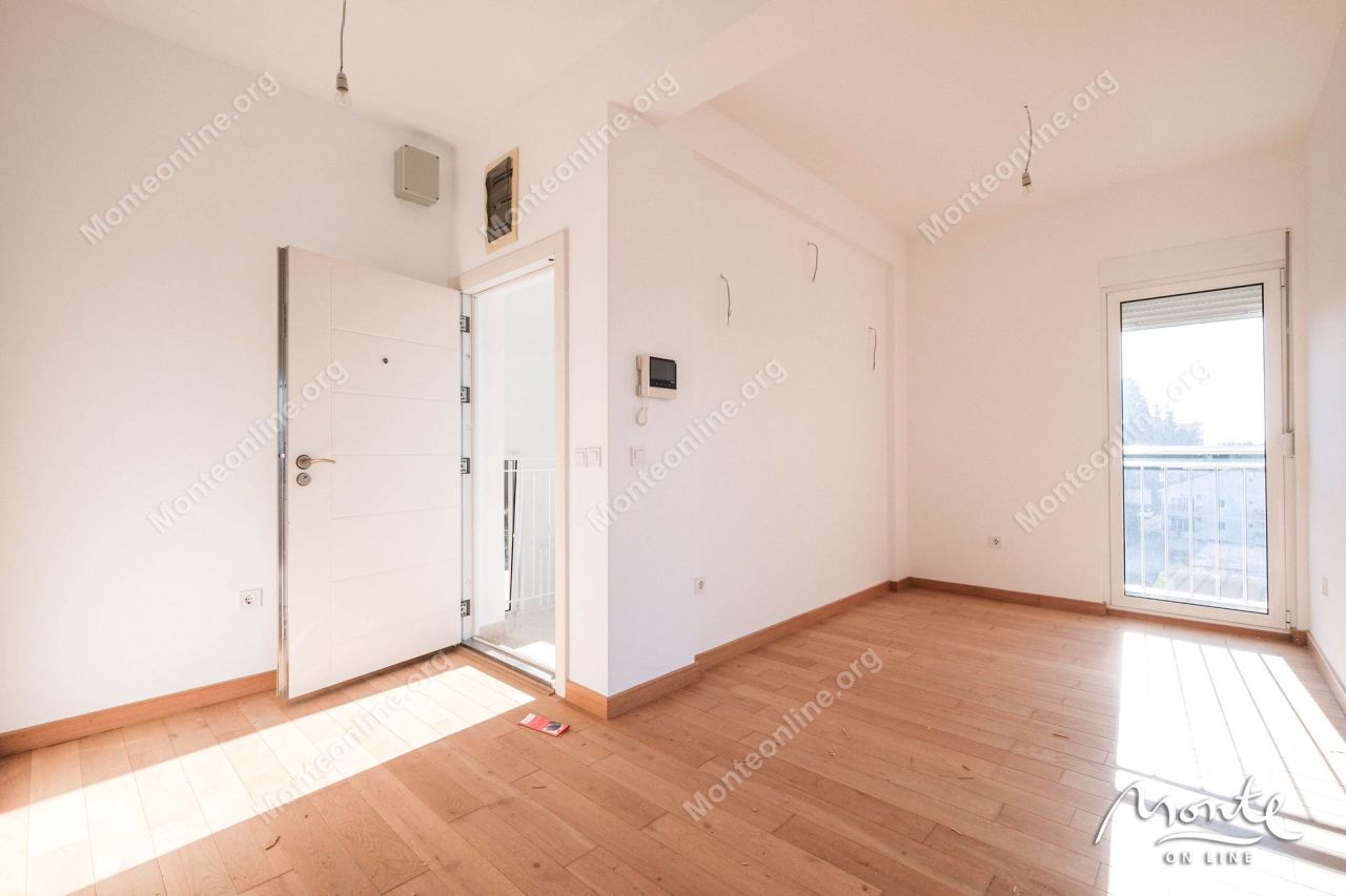 Апартаменты в Тивате, Черногория, 66 м² - фото 9