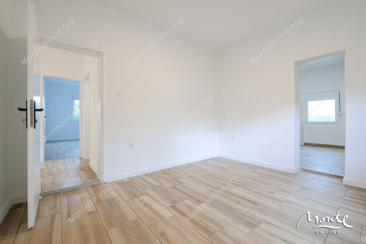 Вилла в Тивате, Черногория, 118 м² - фото 10