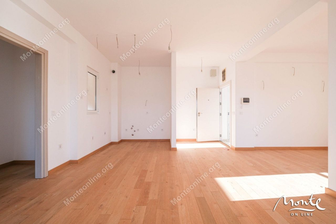 Апартаменты в Тивате, Черногория, 66 м² - фото 10