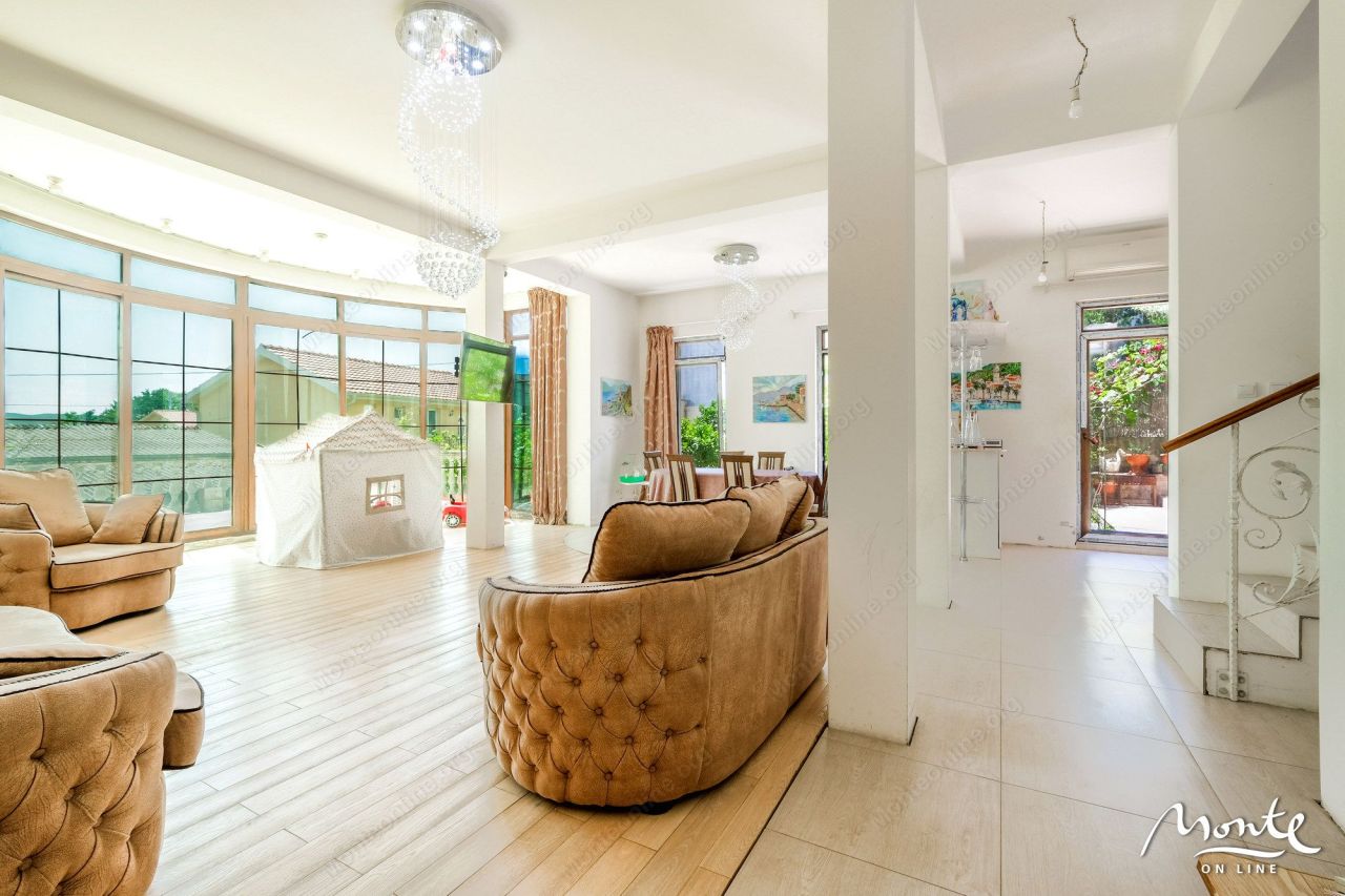 Вилла в Тивате, Черногория, 316 м² - фото 10