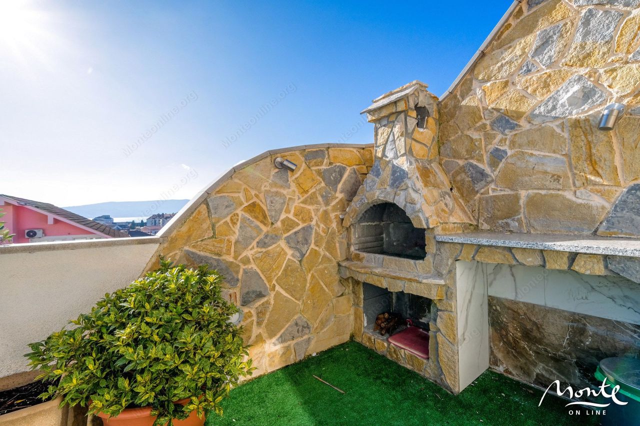 Апартаменты в Тивате, Черногория, 110 м² - фото 11