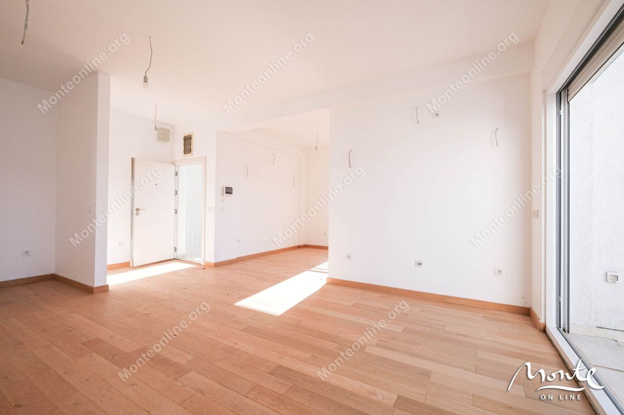 Апартаменты в Тивате, Черногория, 66 м² - фото 11