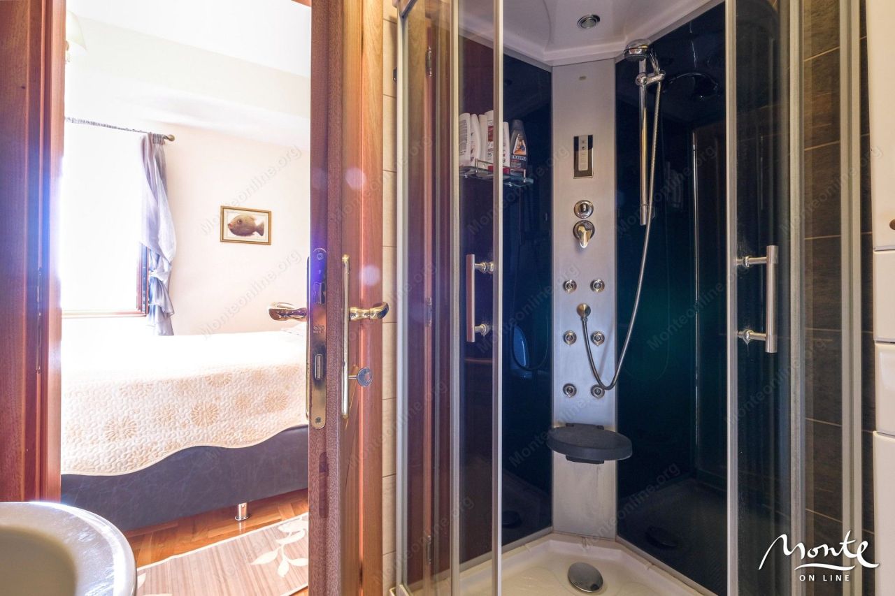 Апартаменты в Игало, Черногория, 94 м² - фото 11