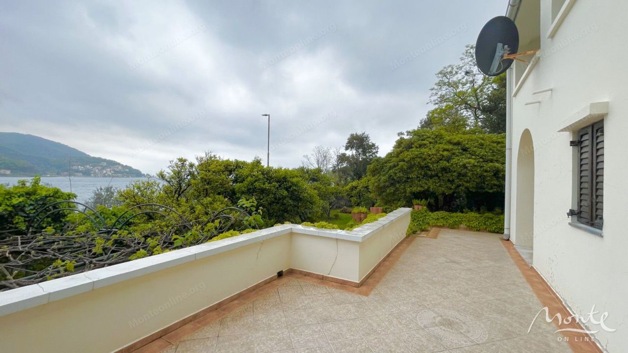 Вилла в Каменари, Черногория, 205 м² - фото 11