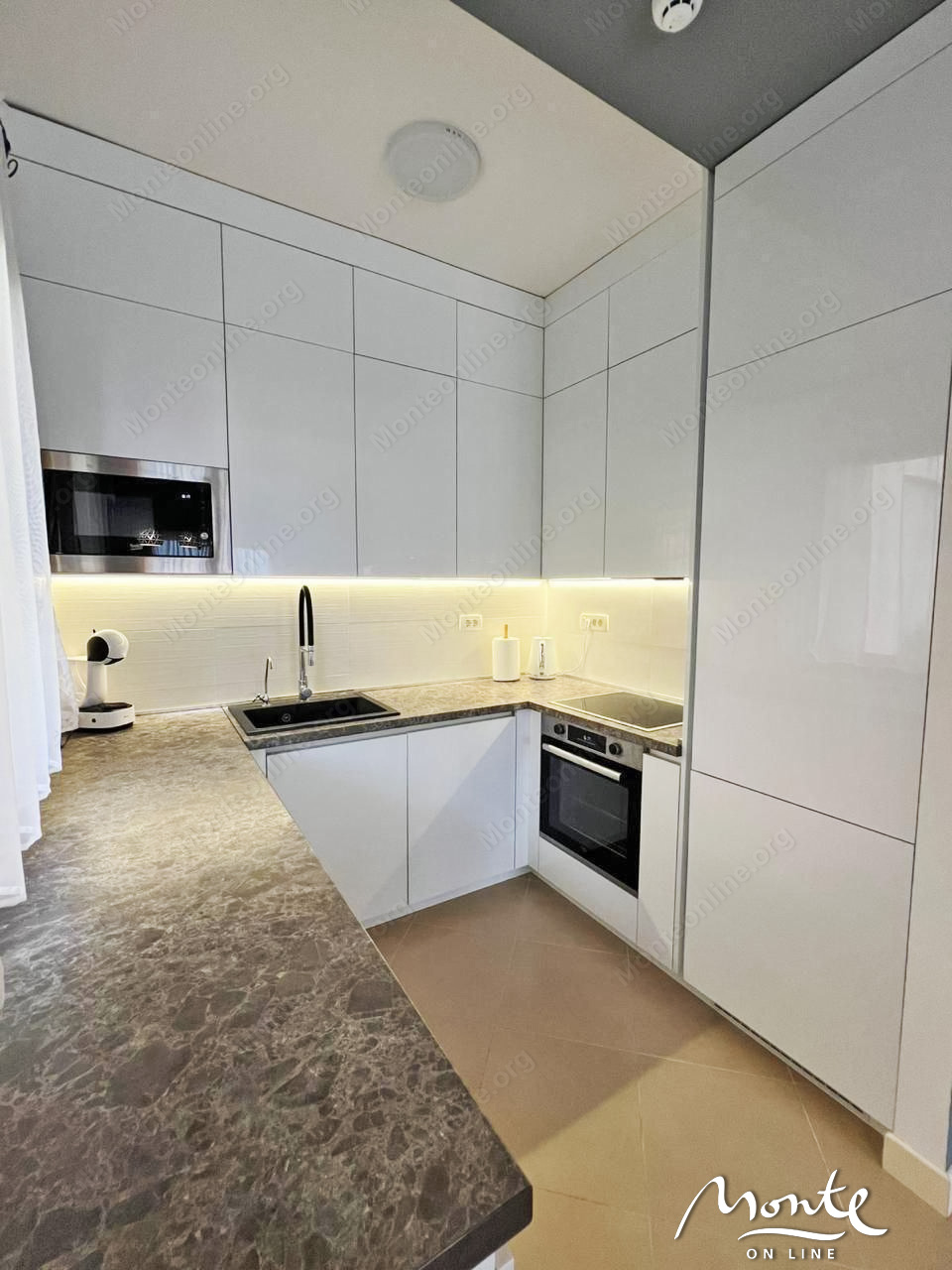 Апартаменты в Доброте, Черногория, 54 м² - фото 11