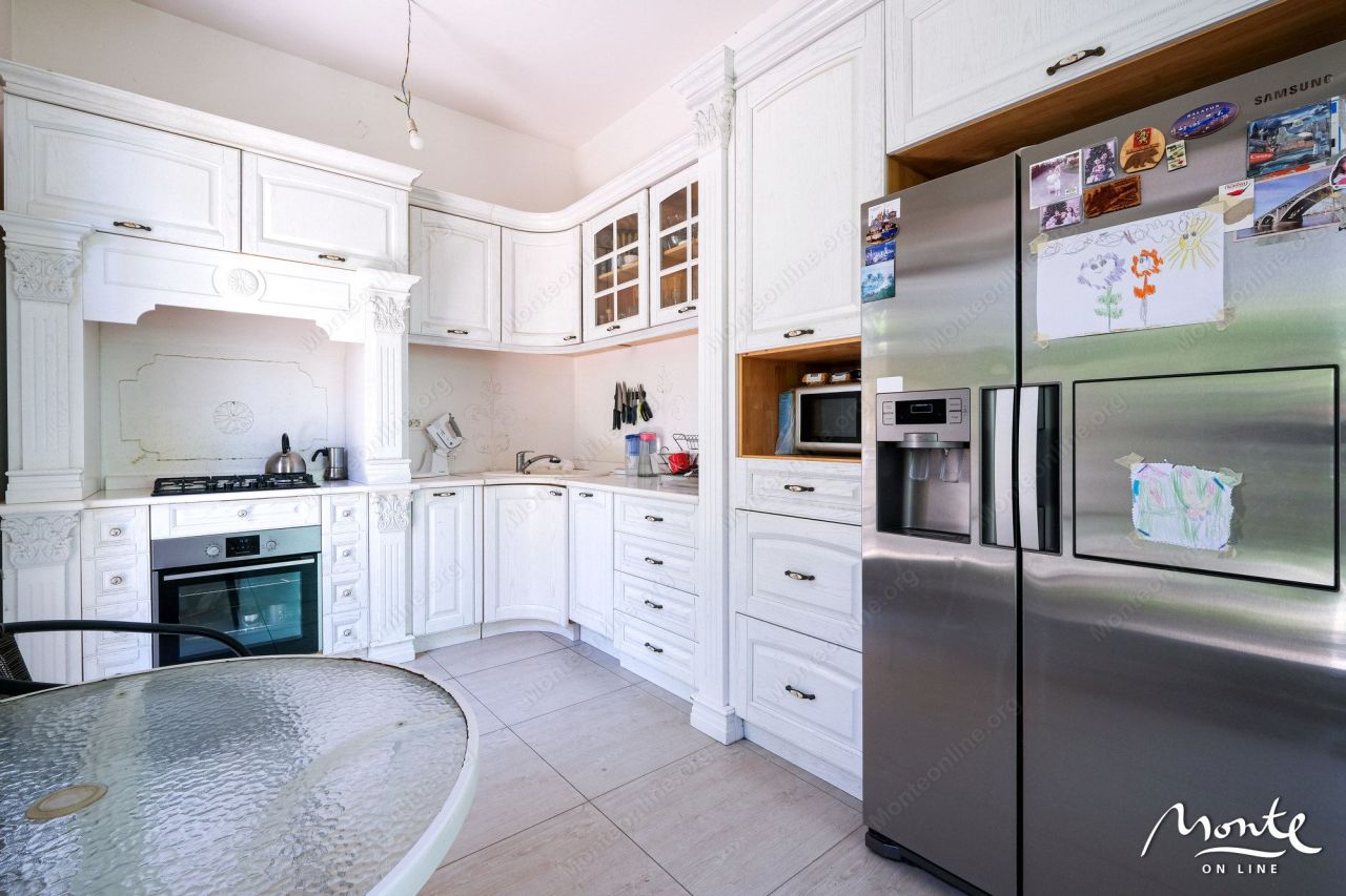 Вилла в Тивате, Черногория, 316 м² - фото 12