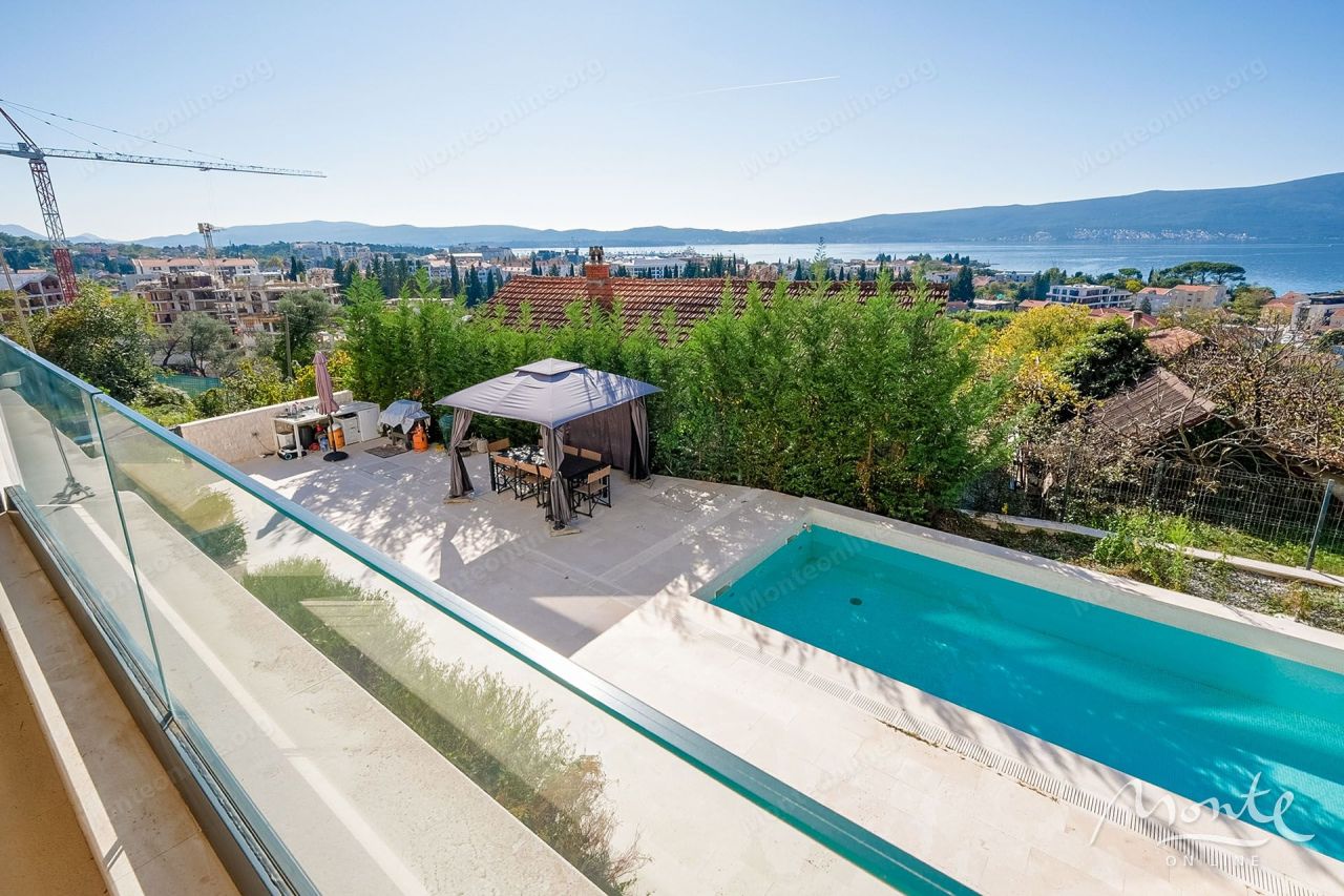 Апартаменты в Тивате, Черногория, 100 м² - фото 12