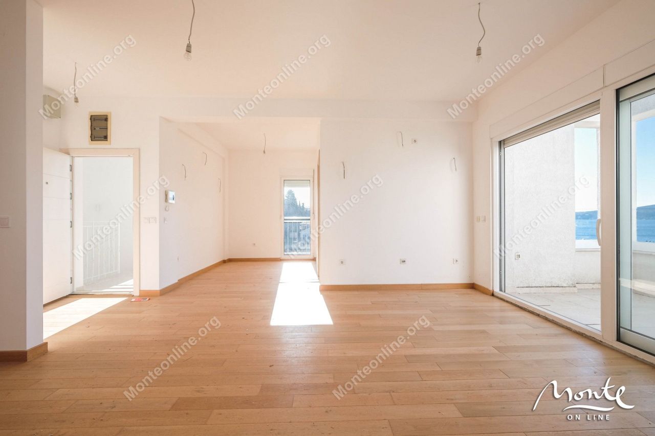 Апартаменты в Тивате, Черногория, 66 м² - фото 13