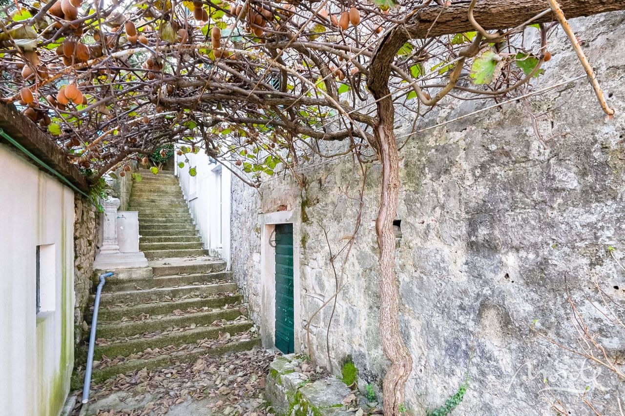 Вилла в Костанице, Черногория, 333 м² - фото 13