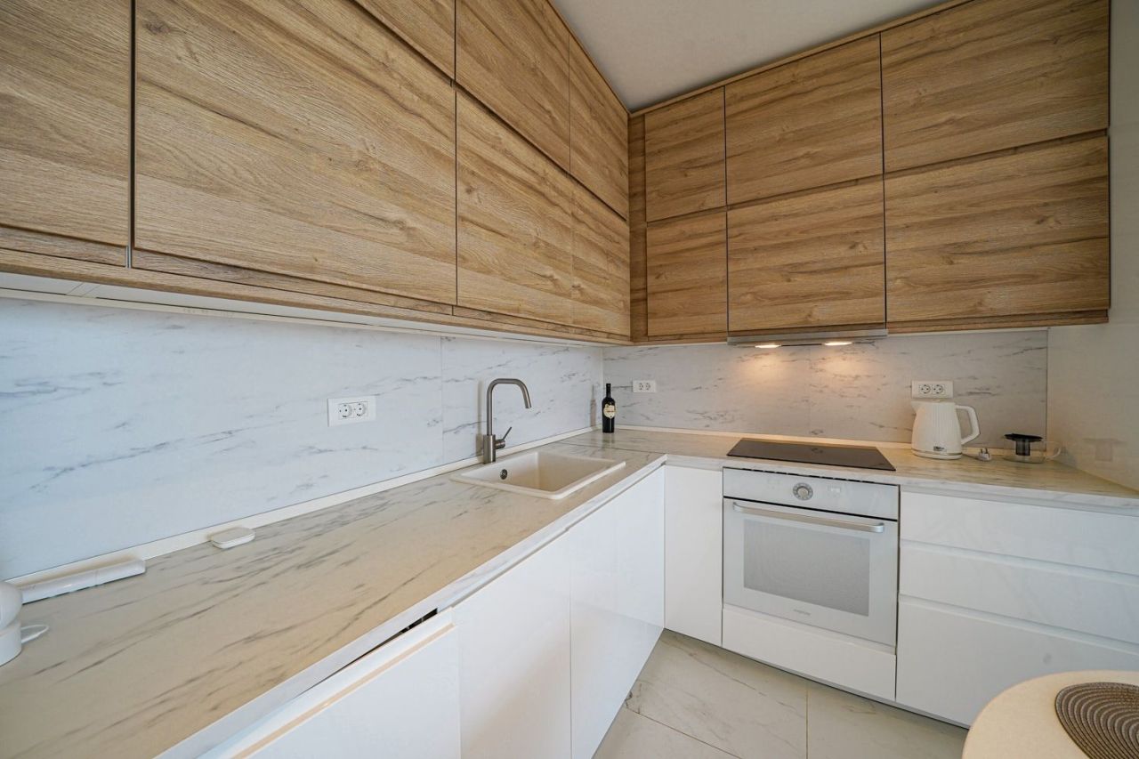 Апартаменты в Тивате, Черногория, 66 м² - фото 14