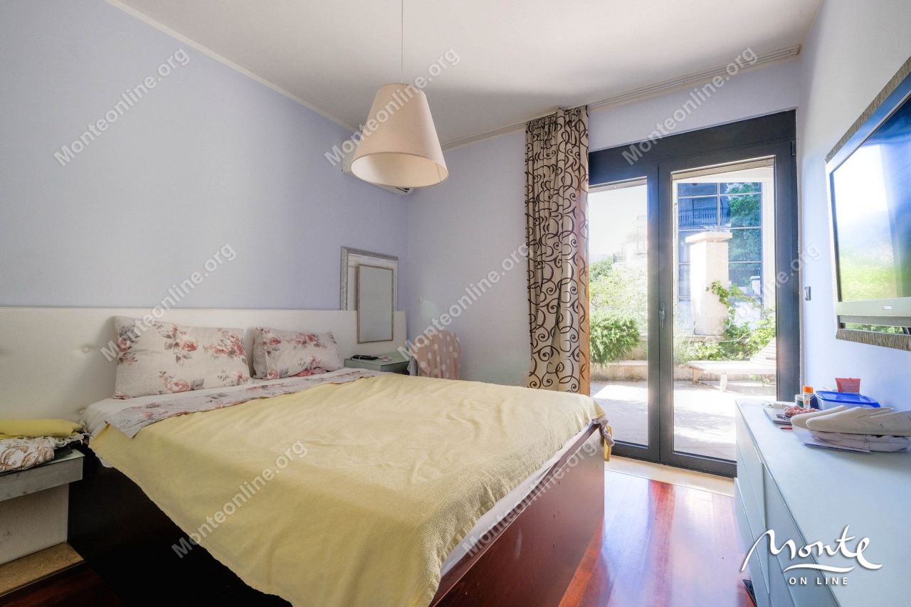 Апартаменты в Доброте, Черногория, 85 м² - фото 14