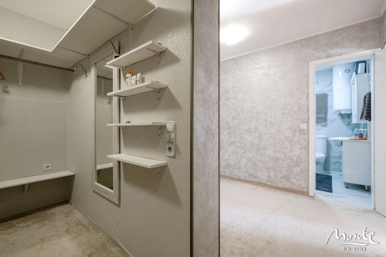 Апартаменты в Тивате, Черногория, 110 м² - фото 14