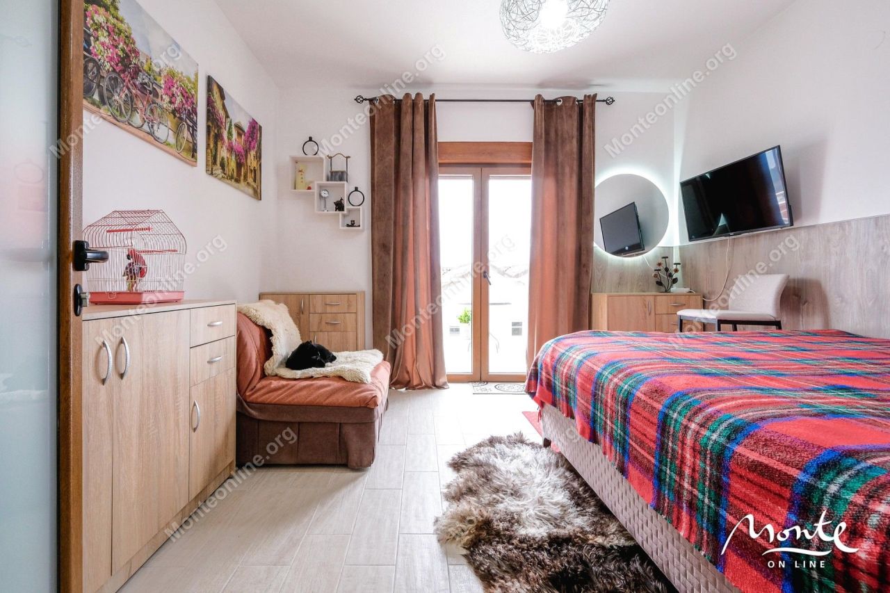 Апартаменты в Тивате, Черногория, 77 м² - фото 14