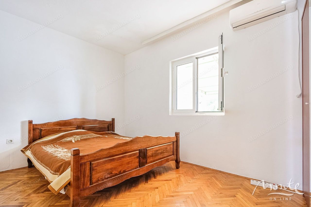 Вилла в Тивате, Черногория, 119 м² - фото 14