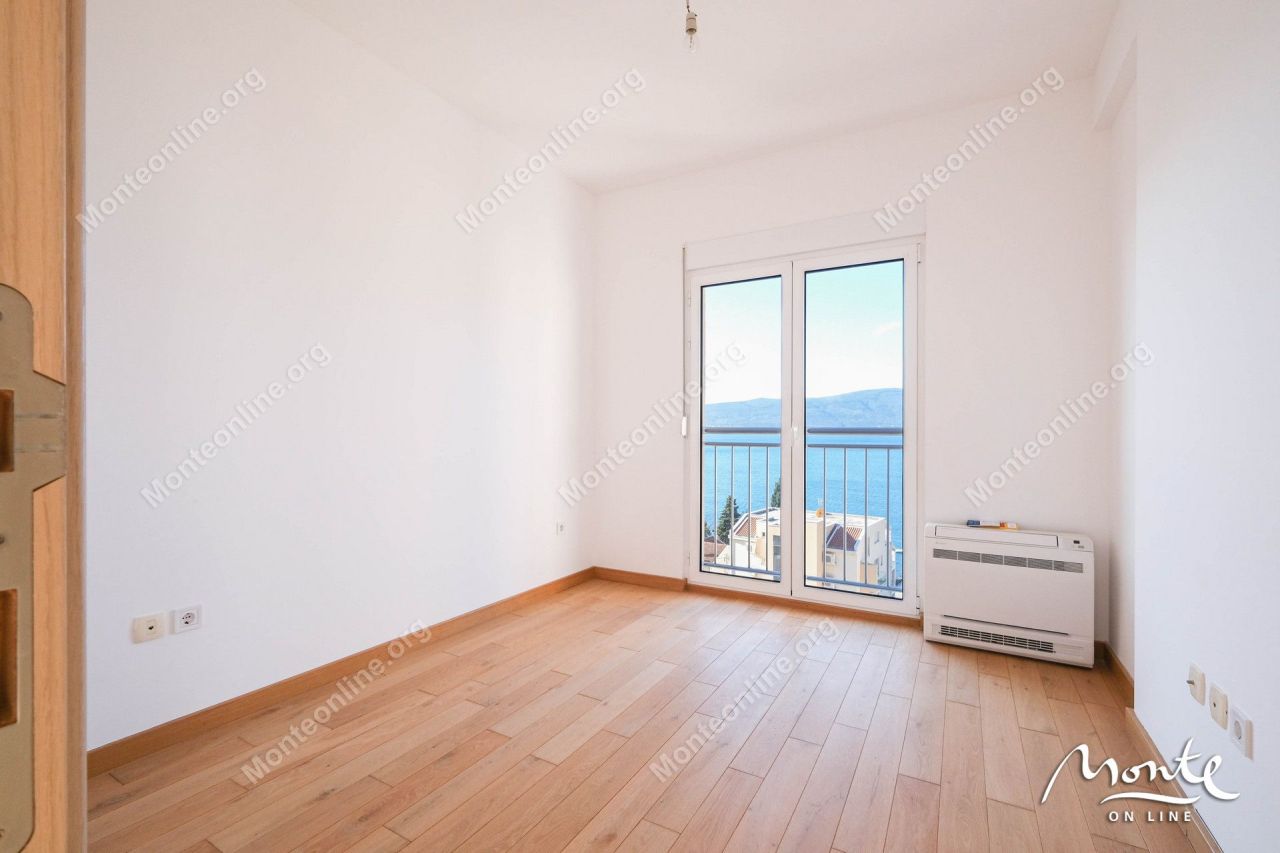 Апартаменты в Тивате, Черногория, 66 м² - фото 15