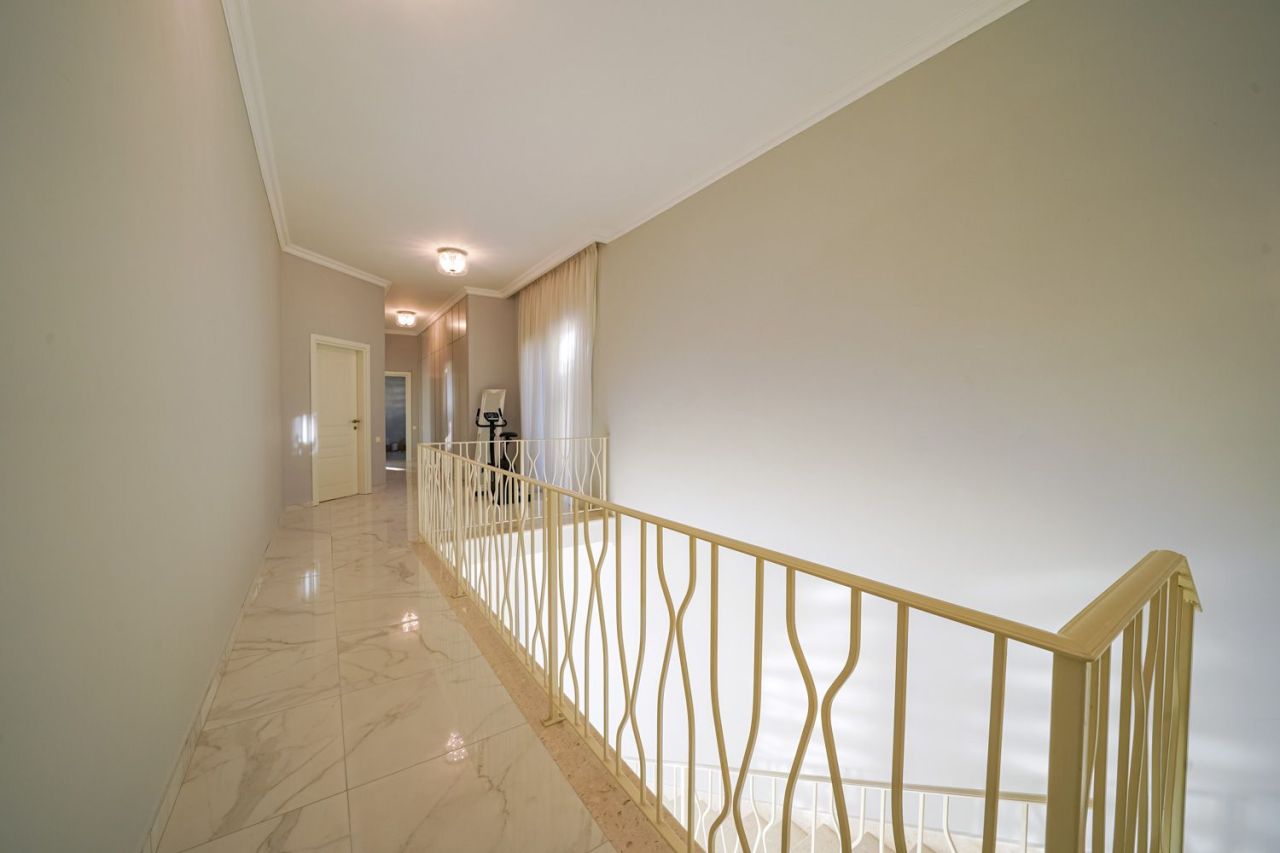 Вилла в Тивате, Черногория, 285 м² - фото 15