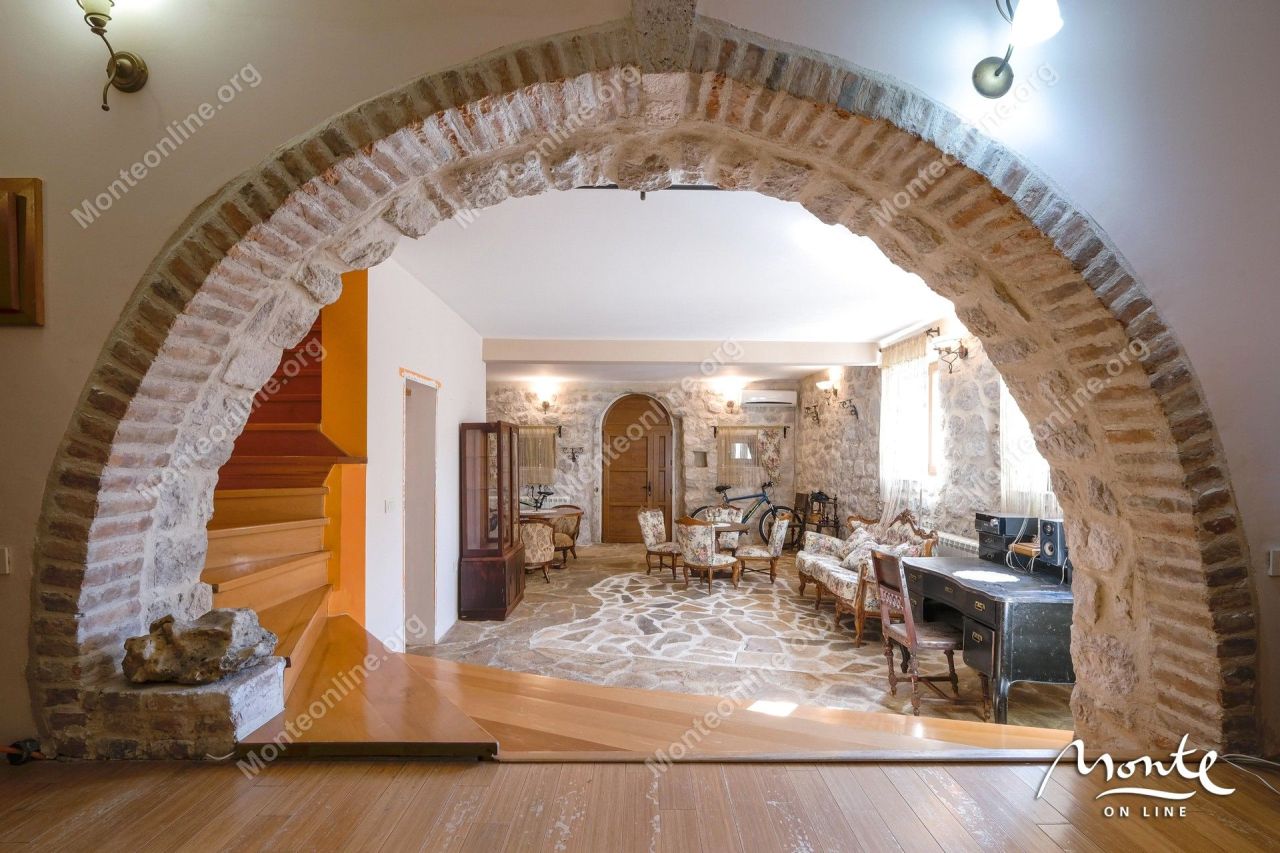 Вилла в Ораховаце, Черногория, 500 м² - фото 15