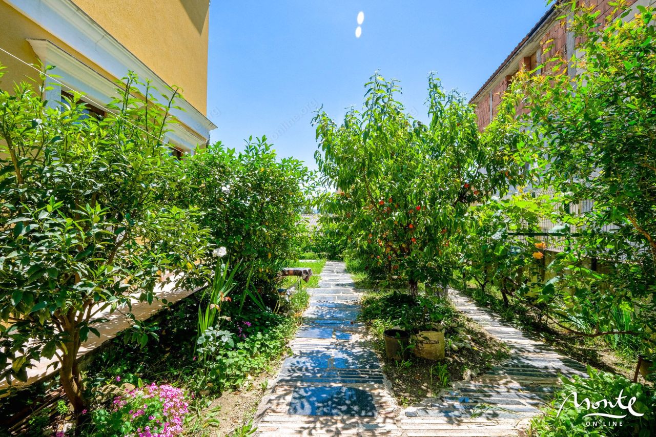 Вилла в Тивате, Черногория, 316 м² - фото 15