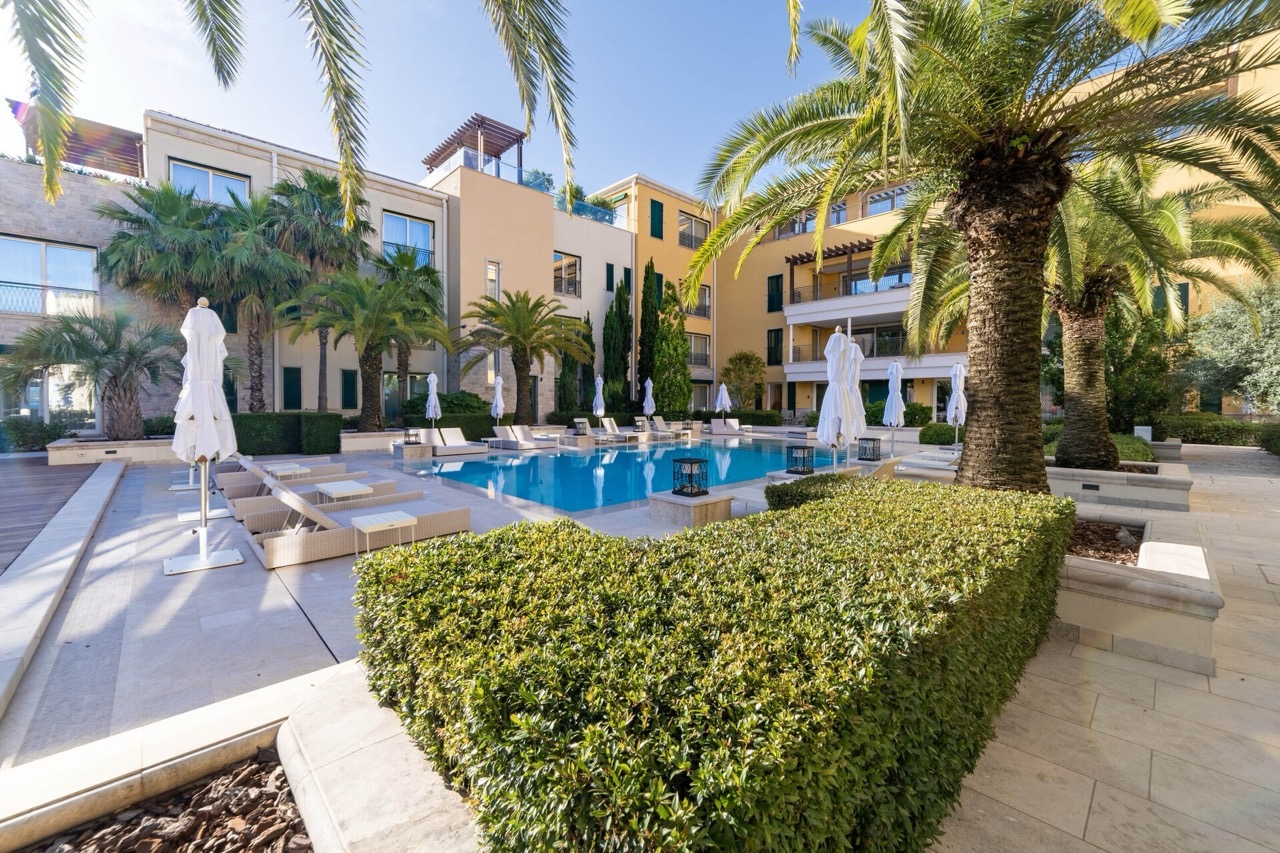 Апартаменты в Херцег-Нови, Черногория, 88 м² - фото 17