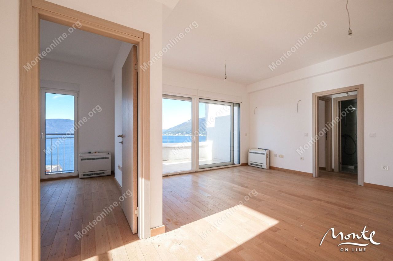 Апартаменты в Тивате, Черногория, 66 м² - фото 16