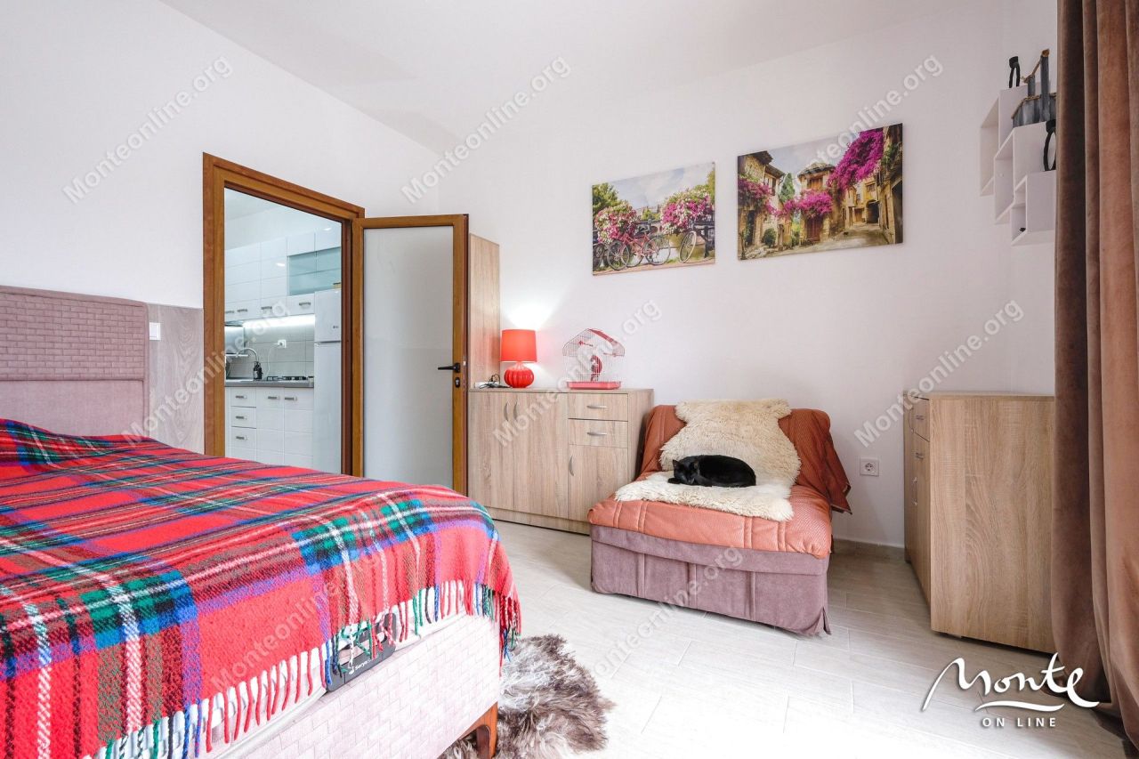 Апартаменты в Тивате, Черногория, 77 м² - фото 16